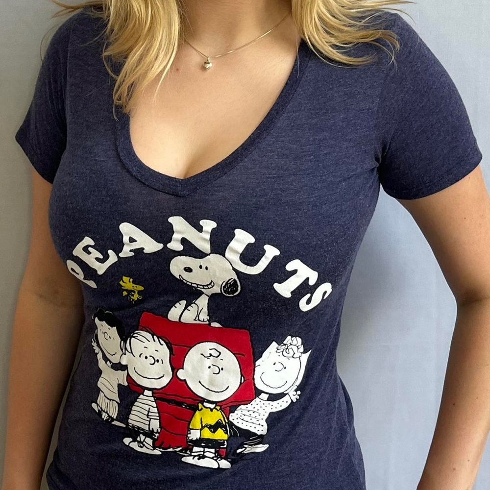Peanuts Snoopy & Friends Graphic V Neck Tee – Mighty Fine Heather Blue Medium